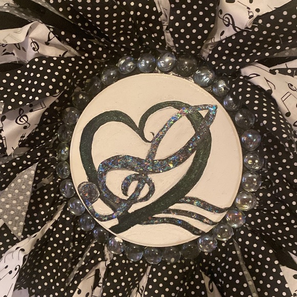 Music Themed Rag Wreath - Picture 5 of 6